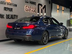 
										2021 BMW 520I M SPORT 滿									