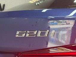 
										2021 BMW 520I M SPORT 滿									