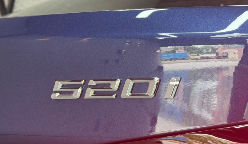 
								2021 BMW 520I M SPORT 滿									