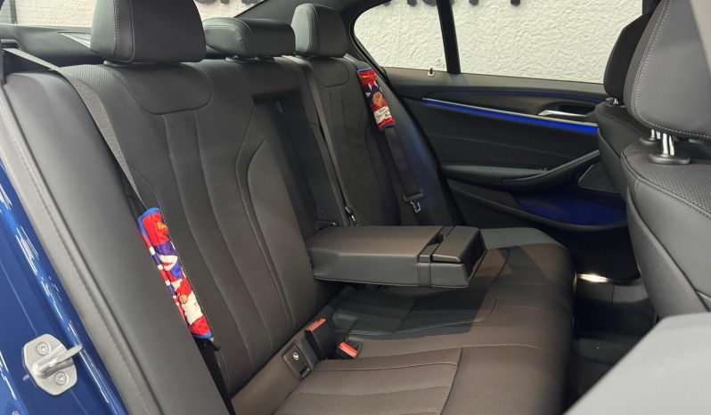 
								2021 BMW 520I M SPORT 滿									