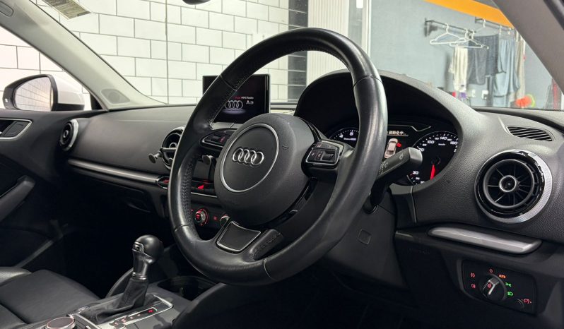 
								2015 AUDI A3 1.4T SEDAN S LINE 滿									